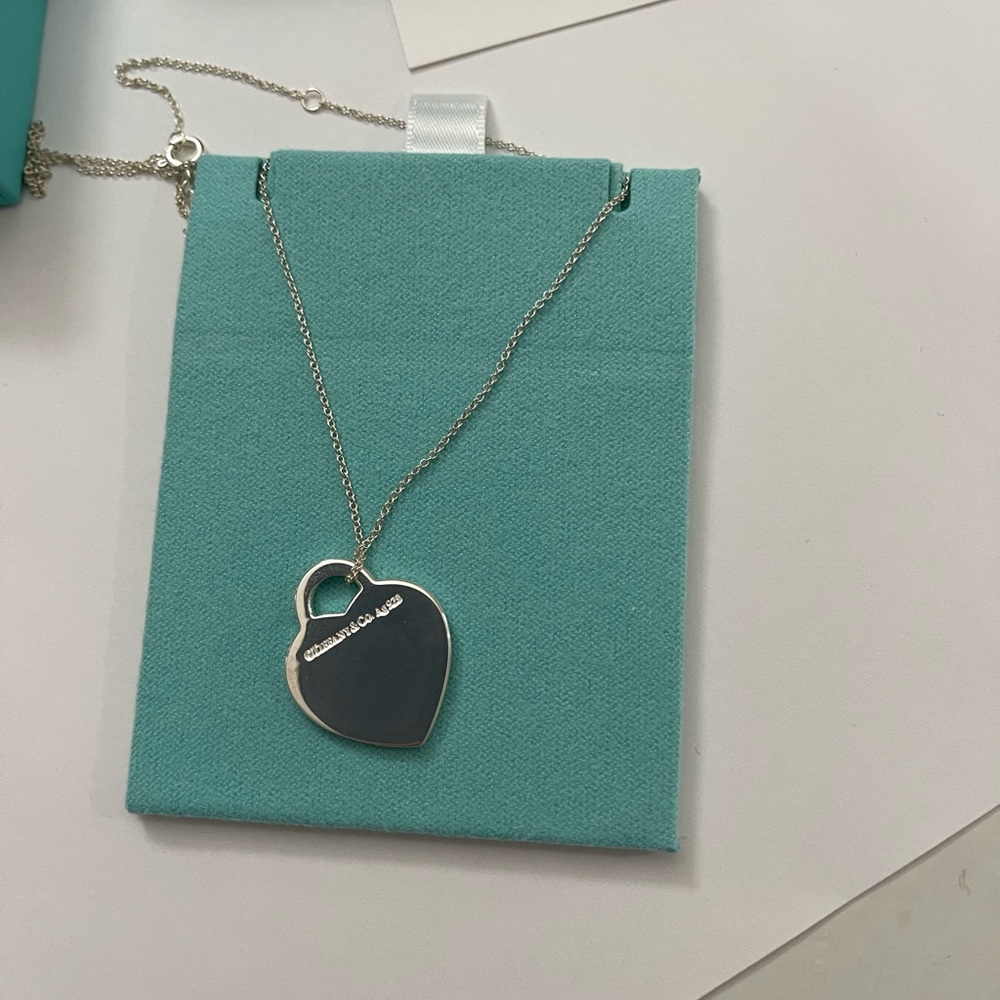 Brand new Tiffany & Co. Silver Heart Tag Pendant Necklace with a diamond - Picture 2 of 7